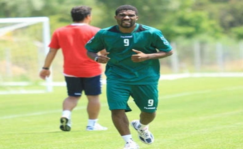 Kibong Mbamba ve Ezechiel N'Douassel Torku Konyaspor kampına katıldı