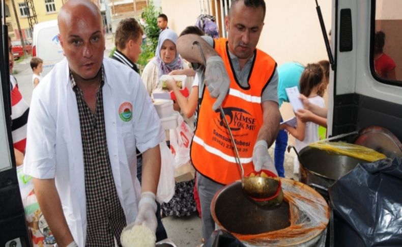 Kimse Yok Mu, bin kişinin ayağına sıcak yemek götürdü