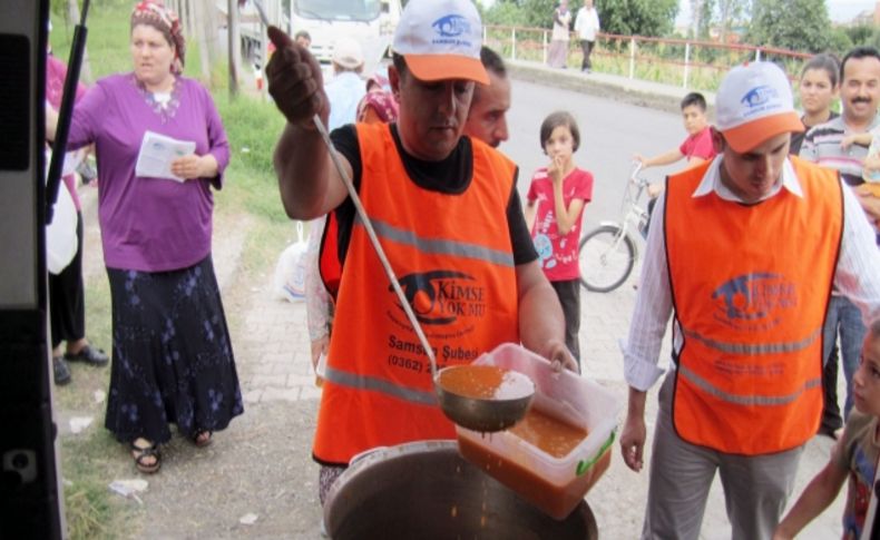 Kimse Yok Mu'dan bin 500 kişiye gıda kolisi