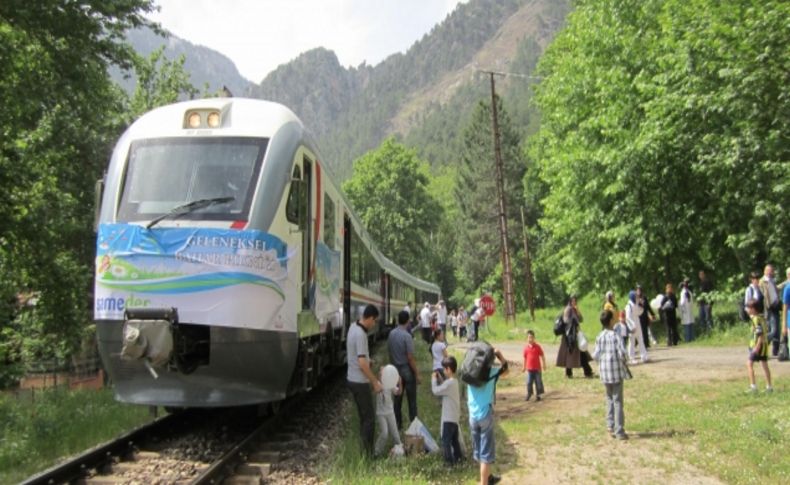 Kirala bir tren, ister pikniğe git, ister düğün, istersen şirket toplantısı yap