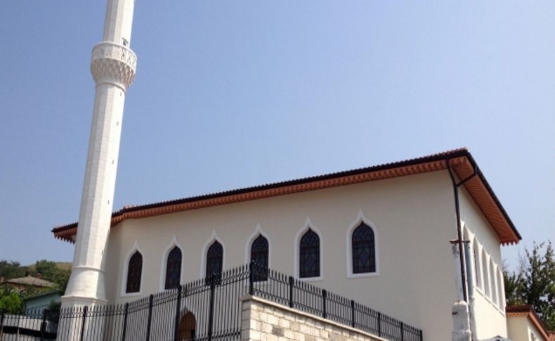 Kırım'da üç asırlık cami yeniden ibadete açıldı