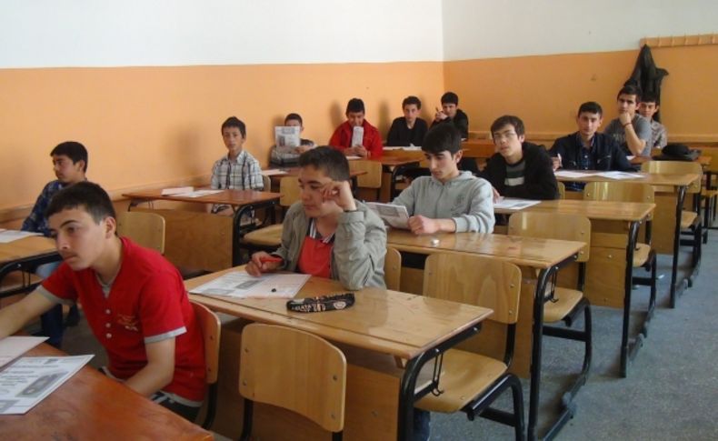 Kırşehir'de 'Efendimiz'in Nurlu Hayatı' kitabından sınav yapıldı