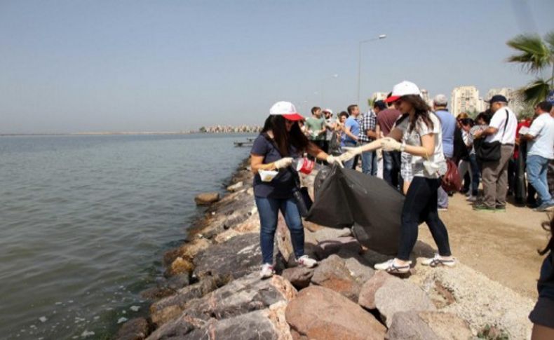 Karşıyaka'da temizlik zamanı