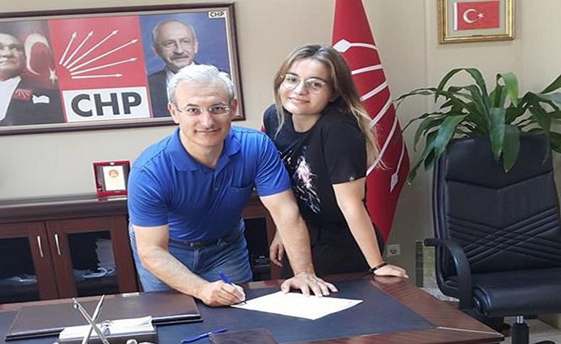 CHP'li Yıldırım, kızını 18 yaşına girdiği gün parti üyesi yaptı