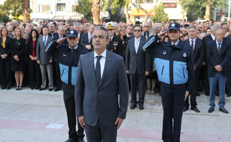 Karşıyaka'da Atatürk’e muhteşem anma