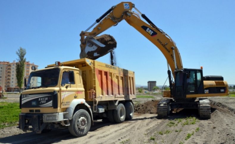 Kocasinan Belediyesi fuar gelişme alanına yol yapıyor