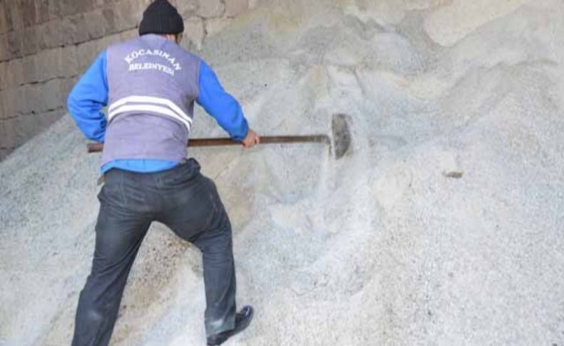 Kocasinan Belediyesi, karla mücadele için tuz depoladı