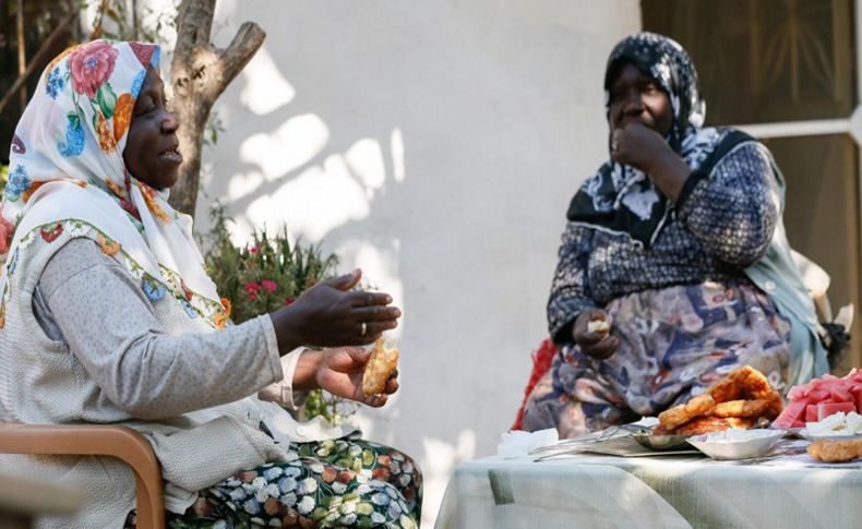 Kökenleri Afrika'dan şiveleri Ege'den