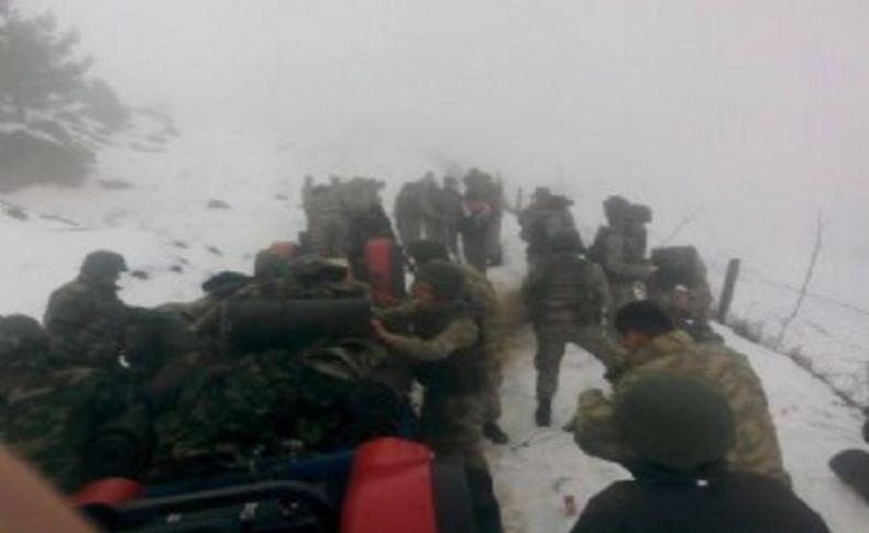 Komandolar şehit astsubay için İzmir'in karlı dağlarında