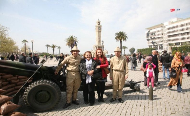 Konak Meydanı'nda Çanakkale Cephesi