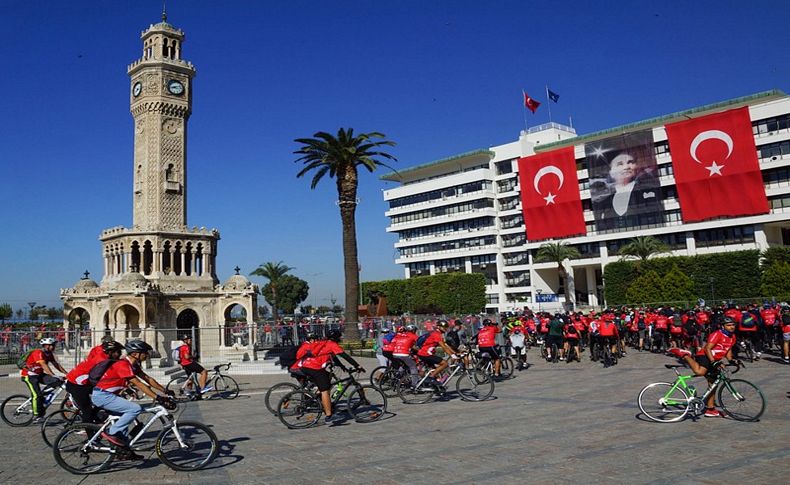 Konak'ta gelincik tarlası