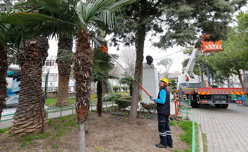 Konak'ta parklara kış bakımı