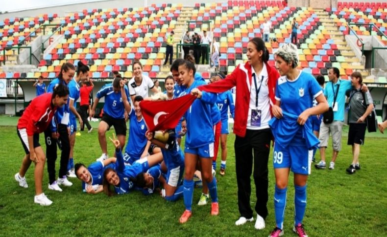 Konak’ın bayan futbolcuları UEFA Şampiyonlar Ligi’nde son 32'ye kaldı