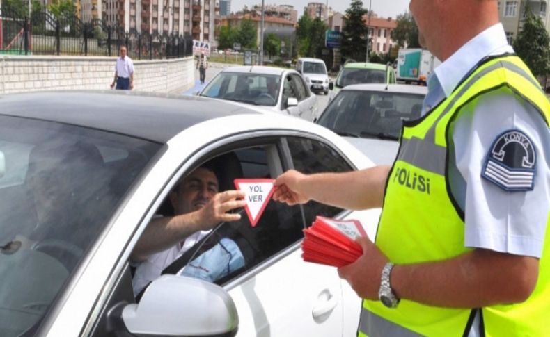 Konya’da 37 trafik ekibi denetleme yapıyor