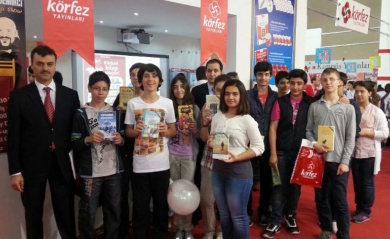 Körfez Dershanesi öğrencilerine 100 bin kitap hediye edecek