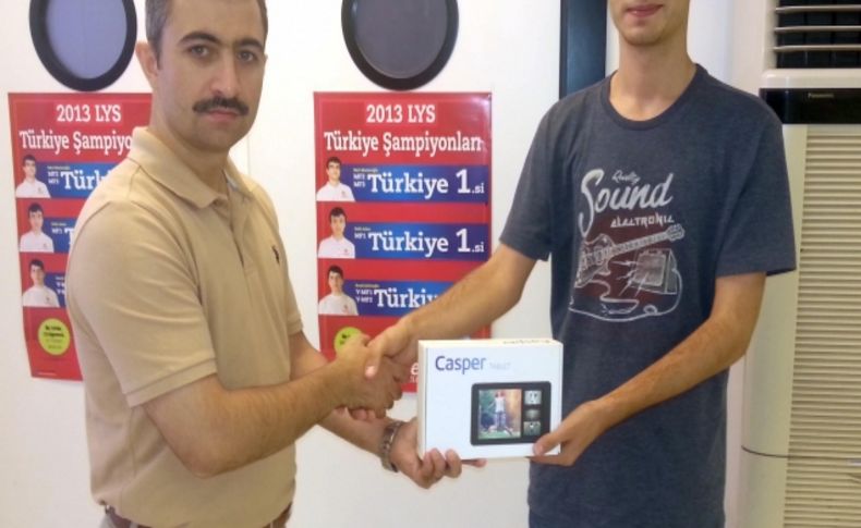 Körfez öğrencileri dershaneyi yanlarında taşıyor