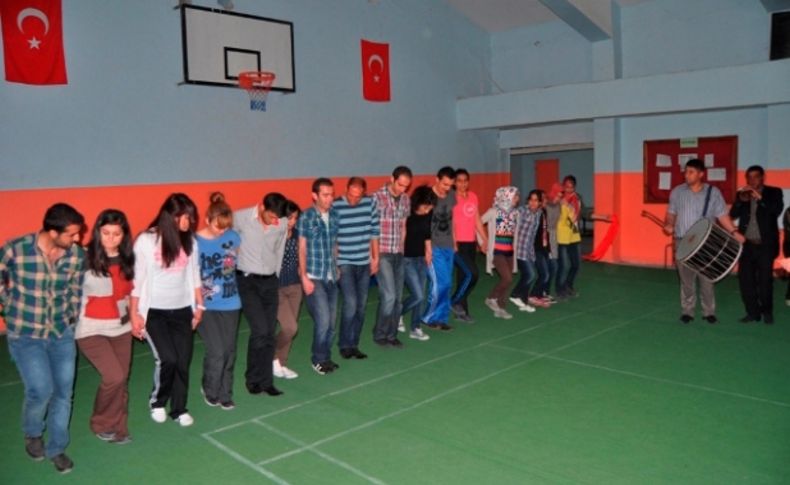 Korkut'ta görev yapan öğretmenler için halk oyunları kursu açıldı