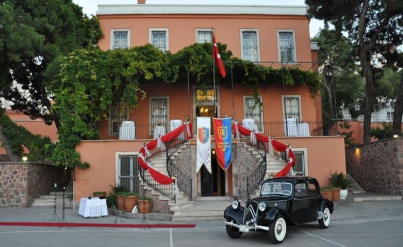 İzmir'in o tarihi köşkünde cumhuriyet balosu düzenlenecek