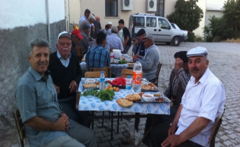 Köylerde toplu iftar bereketi