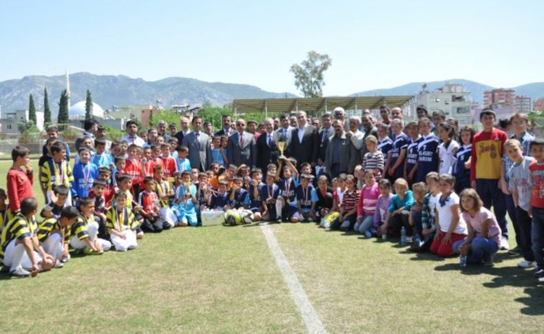 Kozan Köy Okulları Futbol Turnuvası sona erdi