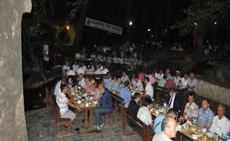 Kozan Ticaret Borsası, geleneksel iftarını verdi