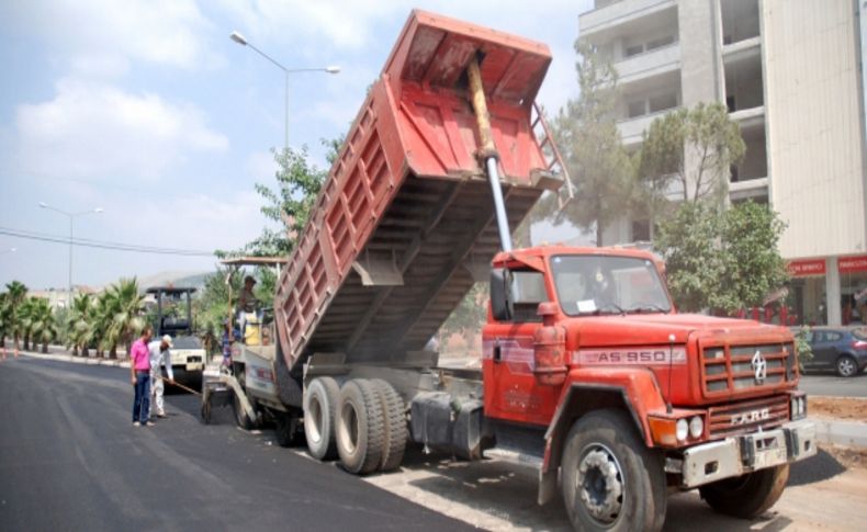 Kozan'da asfalt çalışmaları devam ediyor