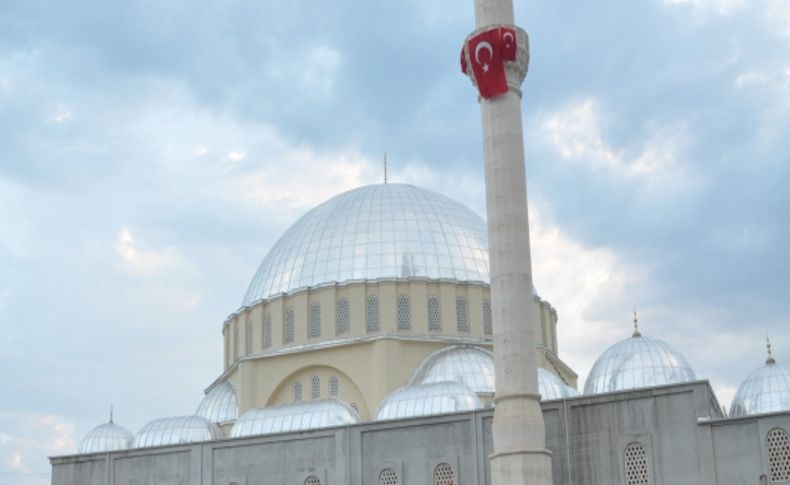 Kozan'da yapılan 5 bin kişilik Hoca Ahmet Yesevi Camii ibadete açıldı