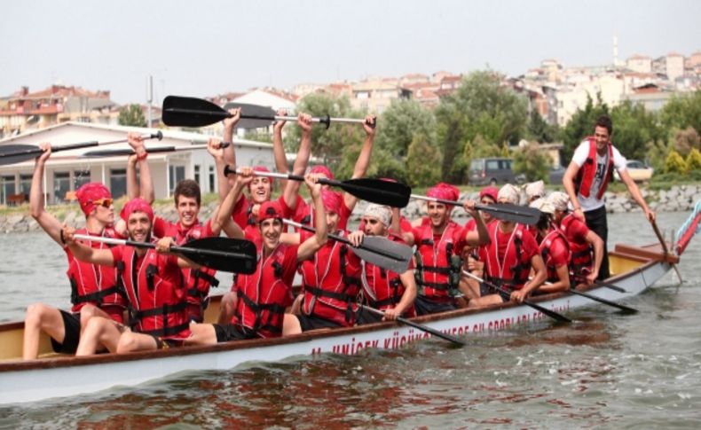 Küçükçekmeceliler 19 Mayıs'ı 2. Uniçek Su Sporları Festivali ile kutladı
