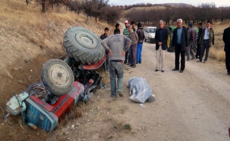 Kullandığı traktörün altında kalan kadın sürücü öldü