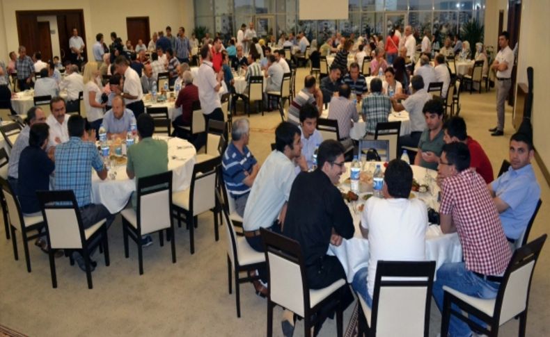 Kültür adamları iftarda buluştu