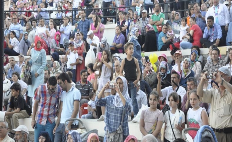 Kültür Şöleni’nde sahneler doldu taştı