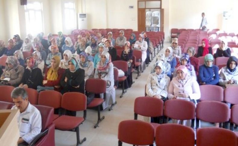 Kur'an kursu öğreticilerine seminer düzenlendi