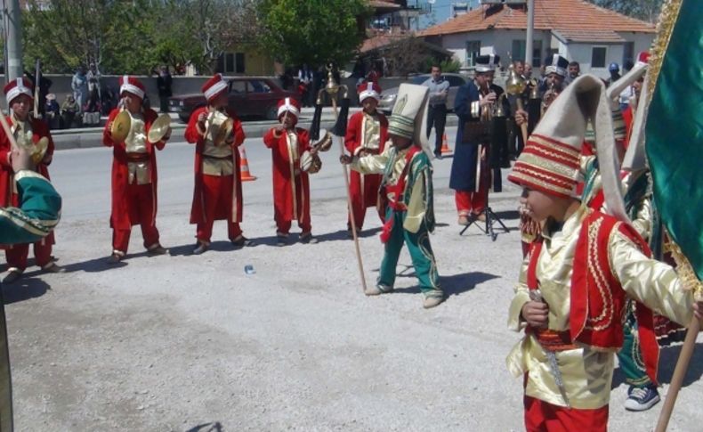 Kutlu Doğum programına minik mehteranlar damgasını vurdu