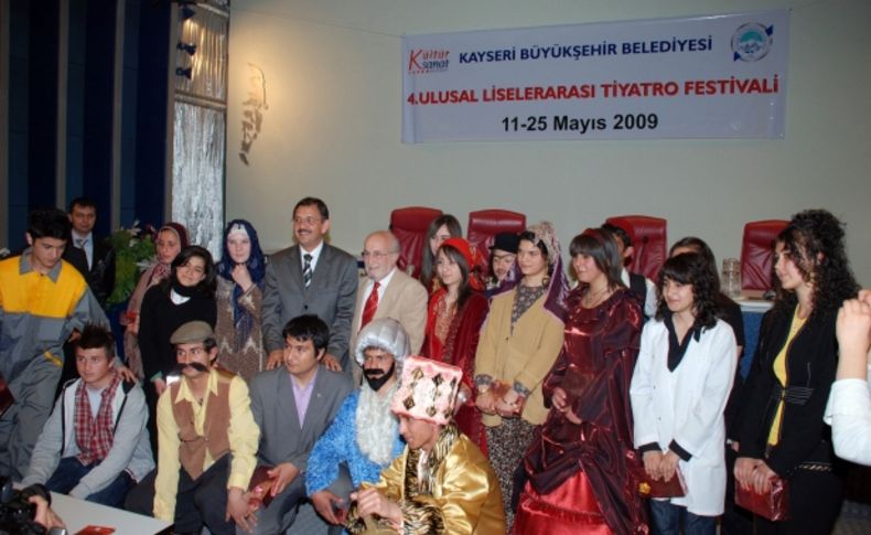 Liseli tiyatrocular Kayseri'de buluşuyor