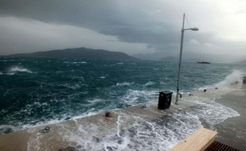 Lodos Marmaris’te yaşamı olumsuz etkiledi