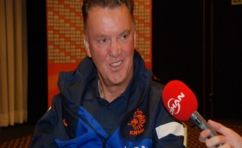 Louis Van Gaal: Türkiye'nin gruptan çıkma şansı az (Özel)