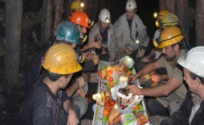 Maden ocağında 2014'ün ilk kömürünü kazdılar