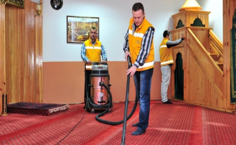 Mamak’ta cami ve mezarlıklarda bayram hazırlığı
