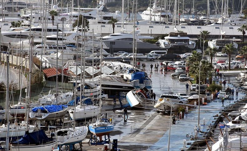 Marmaris'teki hortumlar 35 yatta hasara yol açtı