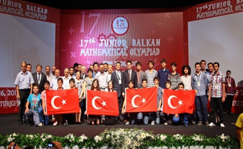 Matematiğin dahilerini Yaşar Üniversitesi akademisyeni olimpiyata hazırladı