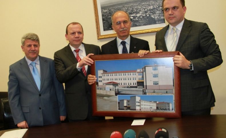 Matlı ailesi Karacabey’e 8 milyon liraya fen lisesi yaptırdı
