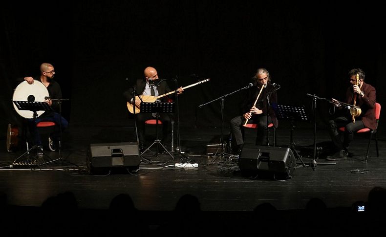 Mecaz ile ‘İzmir Türküleri’ dile geldi