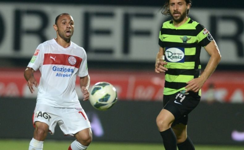 Medical Park Antalyaspor: 1 - Akhisar Belediyespor: 0 (İlk yarı)