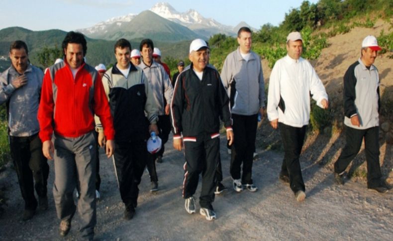 Melikgazi Belediyesi personeli spor için Kızıltepe’de buluştu