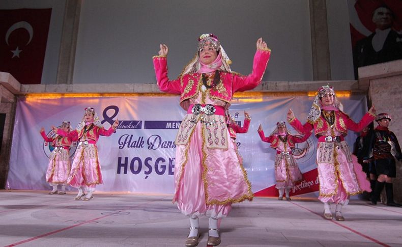 Menderes’te Halk Dansları coşkusu