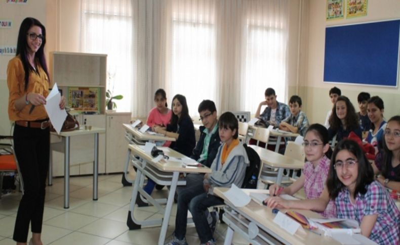 Menderes Koleji, öğrencileri için İngilizce yaz kampı düzenliyor
