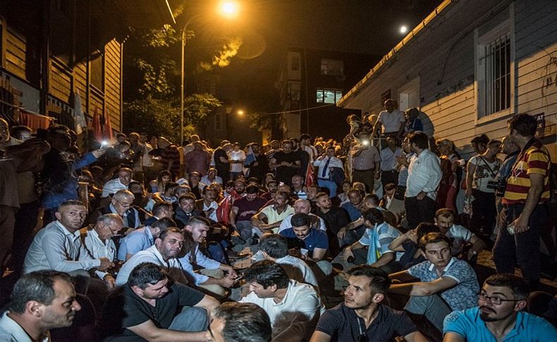 Meral Akşener’in evinin önünde gece nöbeti!