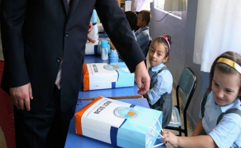 Mersin Büyükşehir Belediyesi 20 bin öğrenciye kırtasiye yardımı yapacak