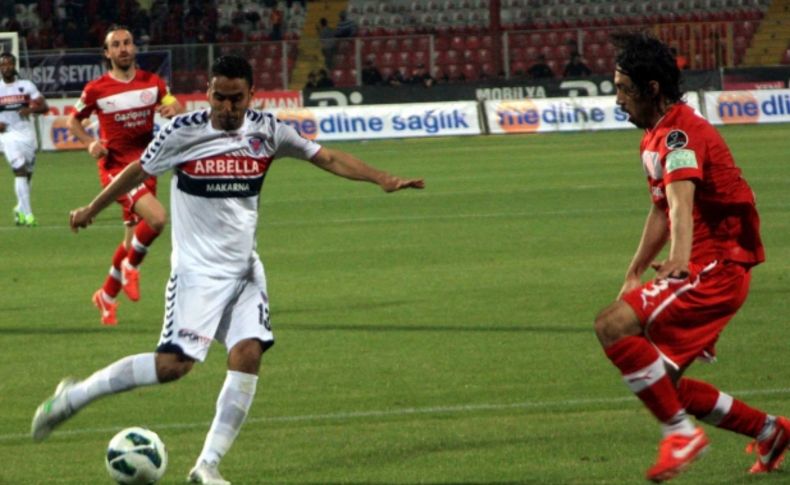 Mersin İdmanyurdu: 0 - Medikal Park Antalyaspor: 0 (ilk yarı)