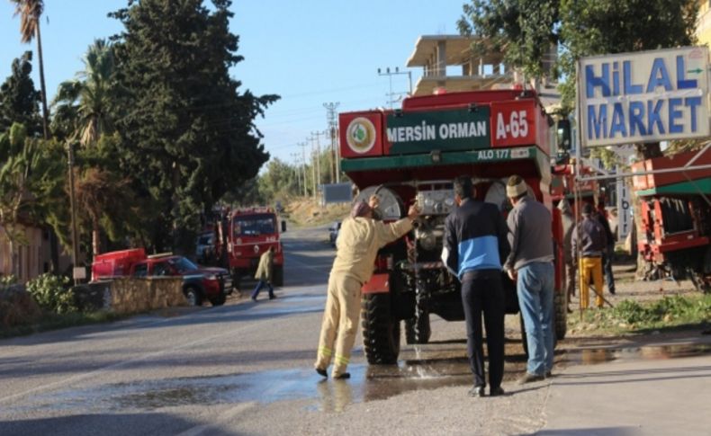 Mersin'de yangına müdahale eden arozözlerin suyu dondu